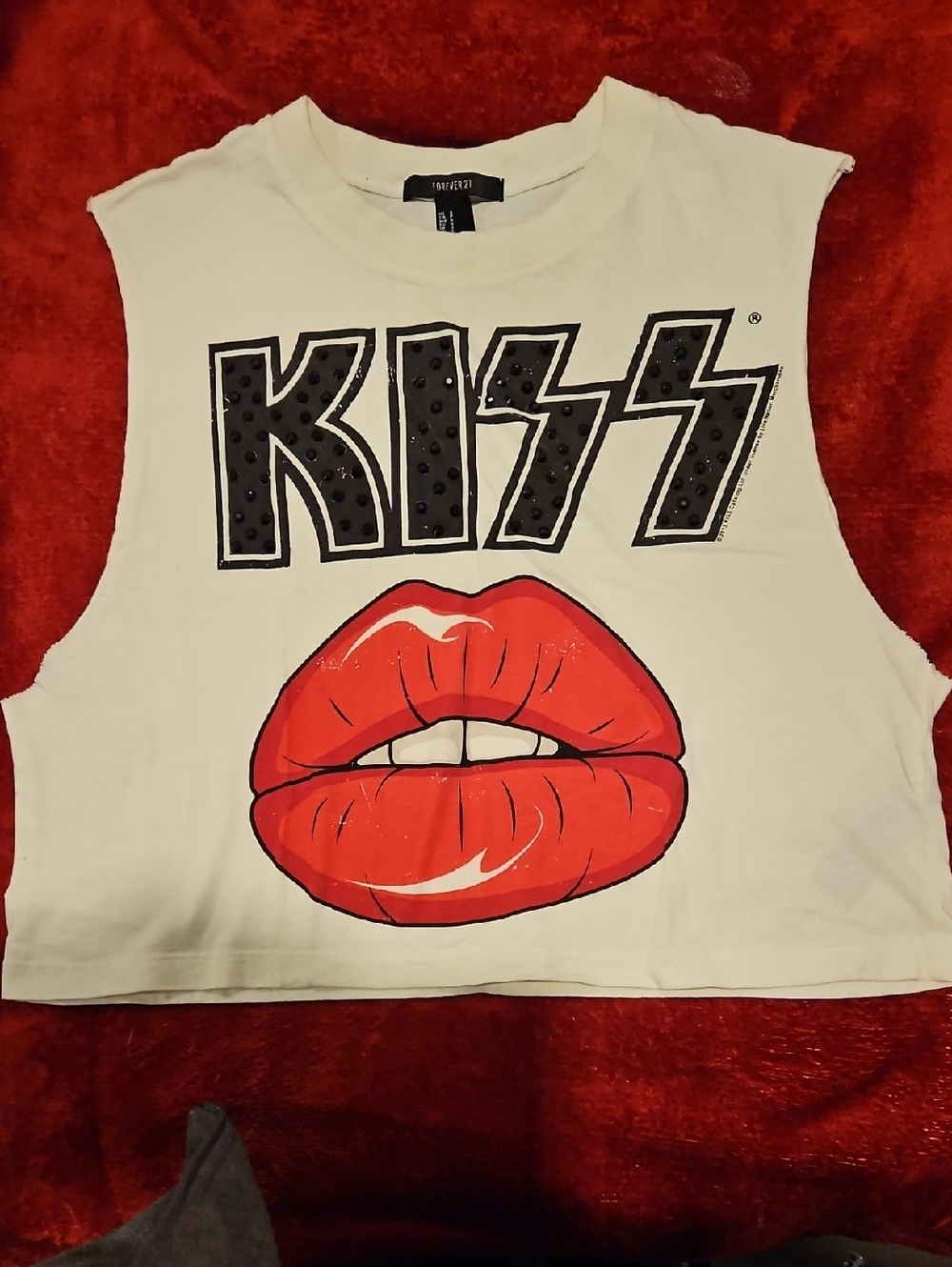 Women's White Crop Top with Black KISS Graphic and Red Lip Print - Size S